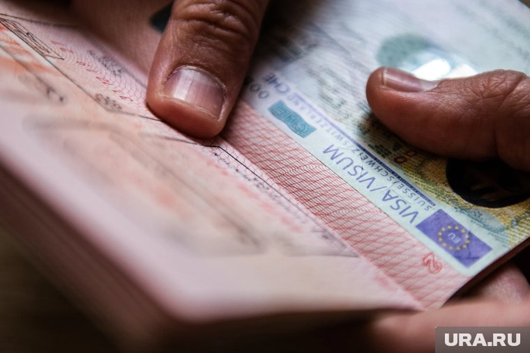 Захарова посмеялась над решением ЕК о запрете Шенгена для россиян