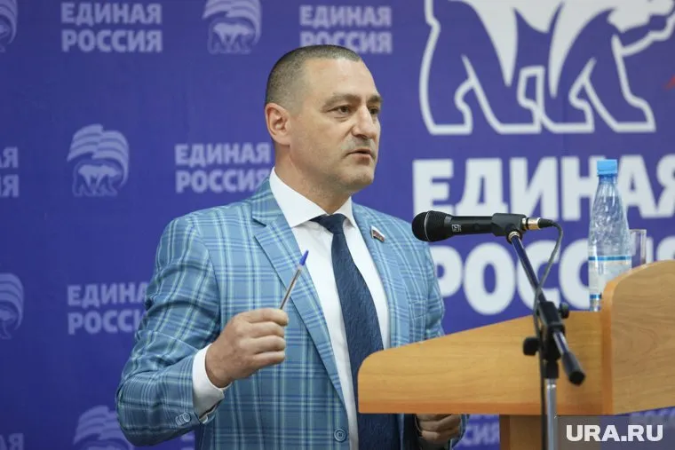 Александр Ильтяков записал обращения во время облета сельских территорий