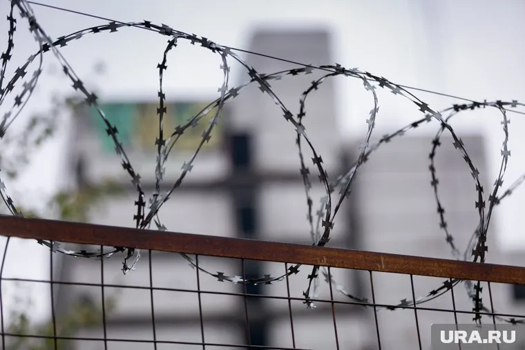 В тюрьме он ждал высылки из США