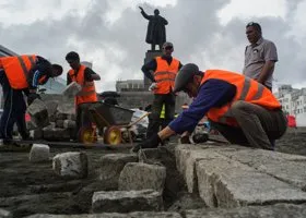 Россию массово покидают мигранты