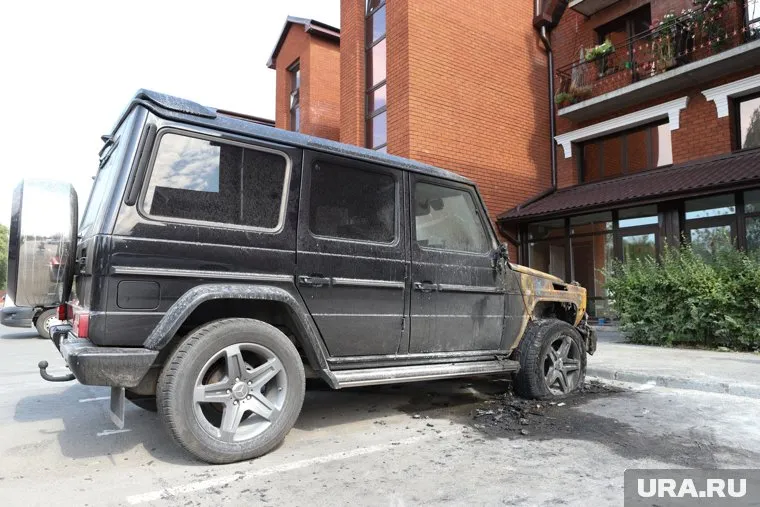 В Кургане сгорела машина бизнесмена. Подозревают, что это был поджог
