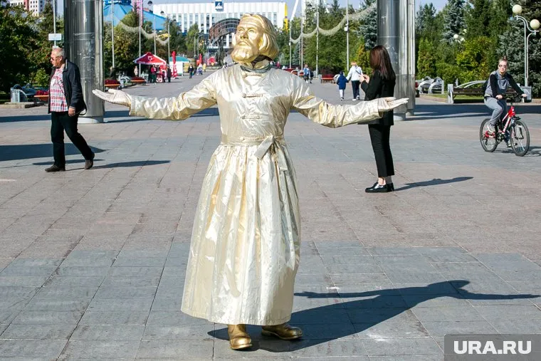 Артисты выступают в вечернее время