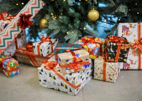 Что подарить родственникам на Новый год 2026: топ-30 идей