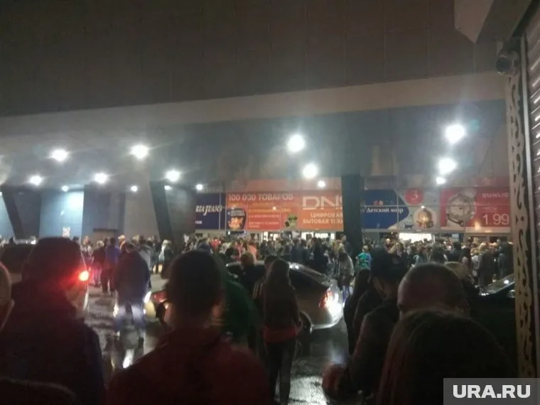 Посетителей "Родника" эвакуировали из здания