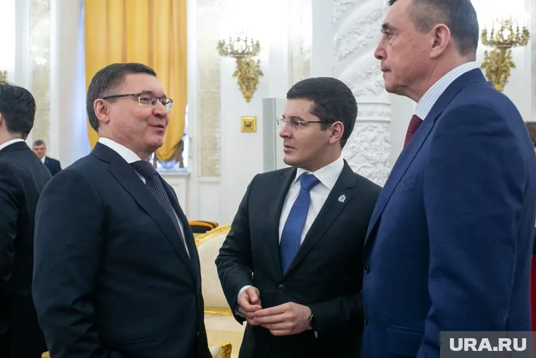 Помимо полпреда Владимира Якушева (слева) в Госсовет попал глава ЯНАО Дмитрий Артюхов (в центре)