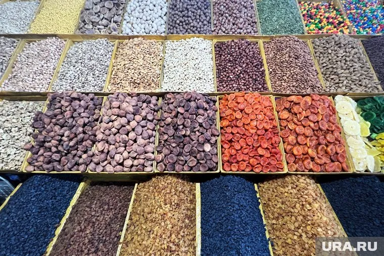 Бобовые, орехи и ягоды могут помочь сбросить вес и снизить уровень холестерина