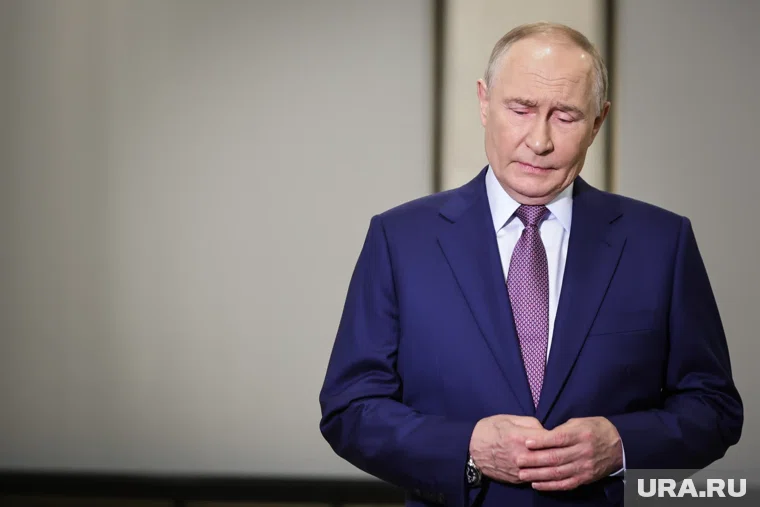 Венок от Путина доставили на прощание с Юрием Николаевым в Москве