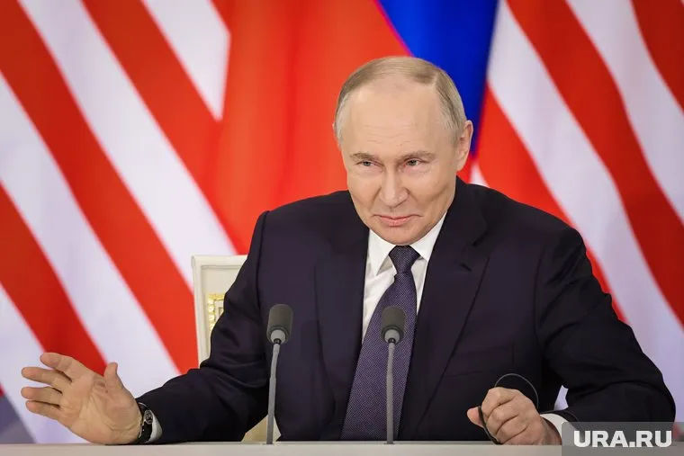 Кремль пошел на хитрость, допустив встречу президентов России и Украины, заявил политолог Алексей Зудин