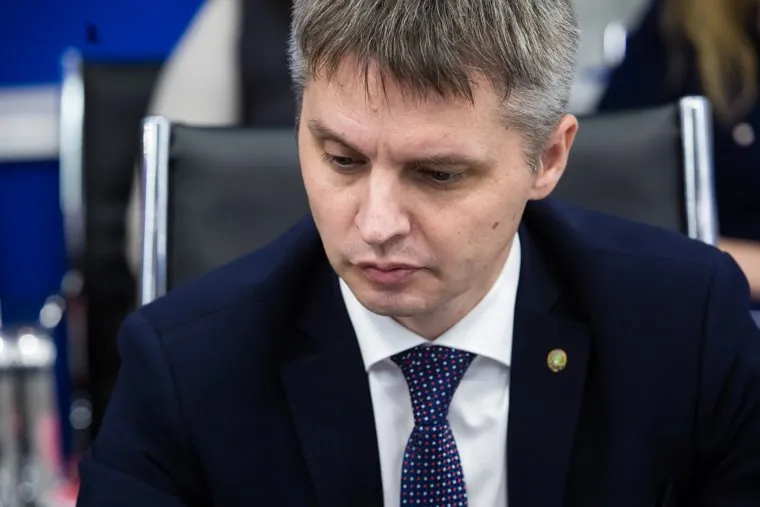 Собрание координационного совета по спорту в связи со скандалом спортивной общественности города и управлением физической культуры и спортаСургут