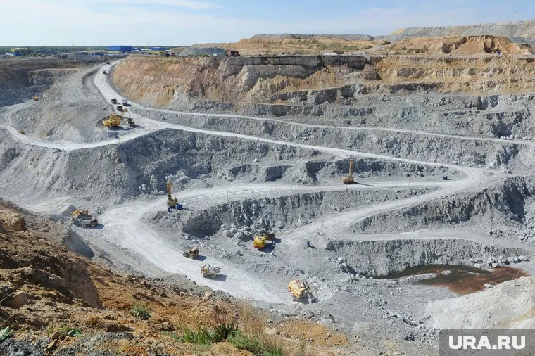 Разрабатывать карьеры «ЮГК» помогает техника компании «Комацу СНГ»