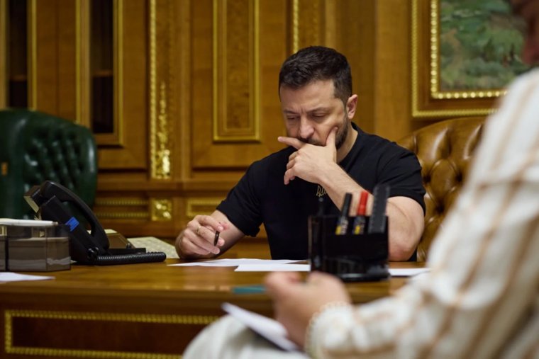 Зеленский спасается от кризиса переговорами с Россией