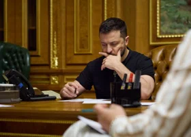 Зеленский спасается от кризиса переговорами с Россией