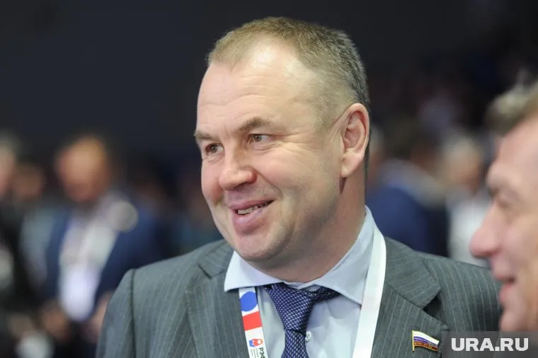 Станислав Наумов призвал депутатов не рассказывать о законодательных инициативах публично