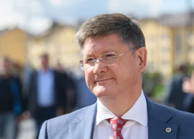 Бедовый свердловский мэр пошел на новый конфликт с депутатами