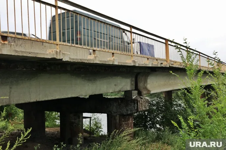 Кировский мост закрыли на ремонт утром 2 августа (архивное фото)