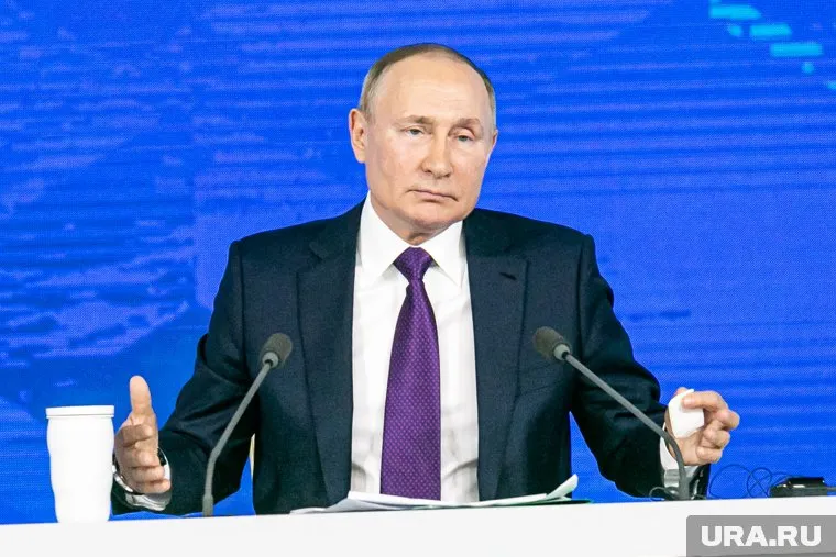 Россия не могла отреагировать на ситуацию на Украине иными средствами, считает Владимир Путин