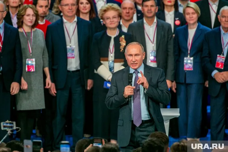 Владимир Путин получил возможность выдвигаться на новый срок или готовить преемника