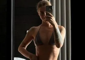 Блогеру Саше Митрошиной предъявили обвинение, ее везут в СИЗО