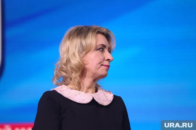 Захарова предлагает США тратить деньги на решение внутренних проблем, а не на Украину