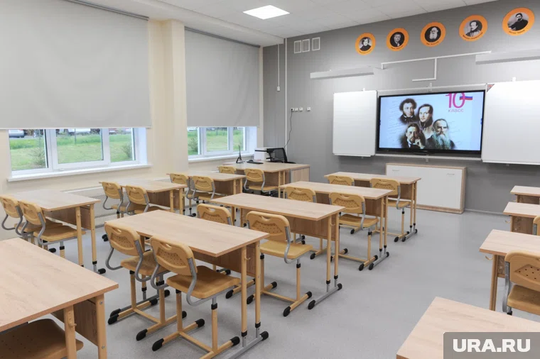 Девочка больше не может посещать школу из-за проблем со здоровьем 