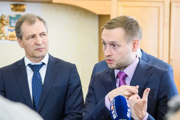 Заседание гордумы, обсуждение протестов в сквере около театра драмы. Екатеринбург
