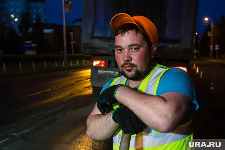 Самая закрытая отрасль выходит из сумрака