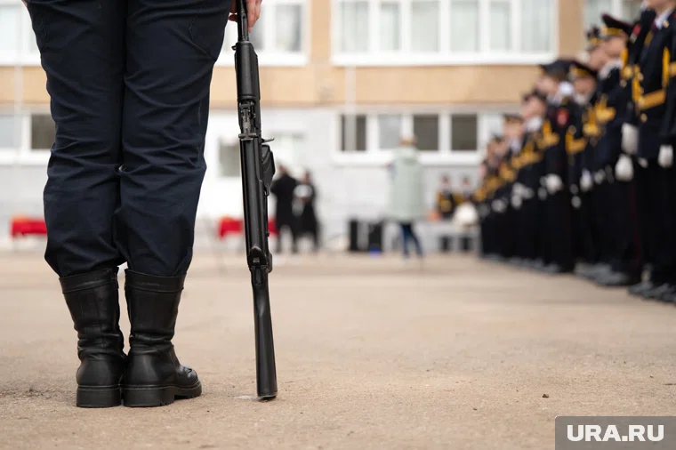 Кадет не растерялся и помог полицейским задержать преступника