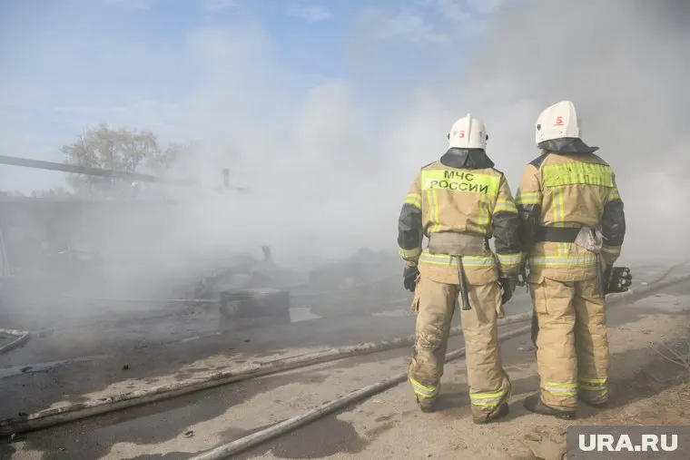 Площадь пожара составила 2000 квадратных метров (архивное фото)