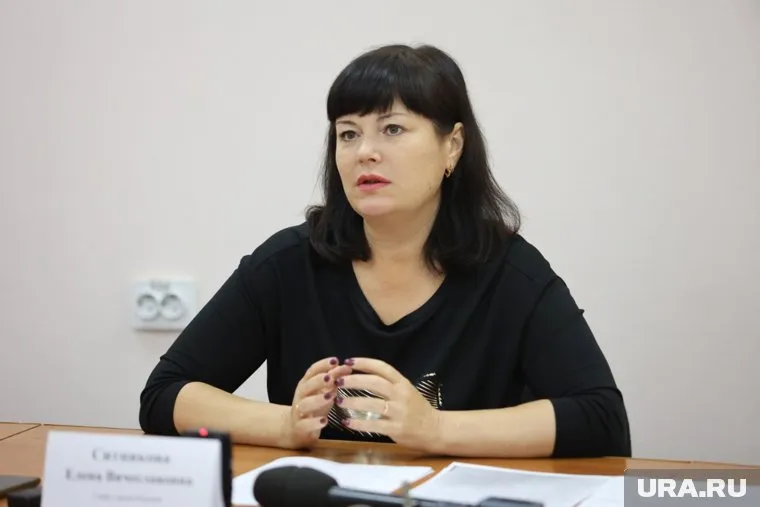 Елена Ситникова лично встретилась с жильцами проблемного дома, о котором рассказали на «Первом канале»