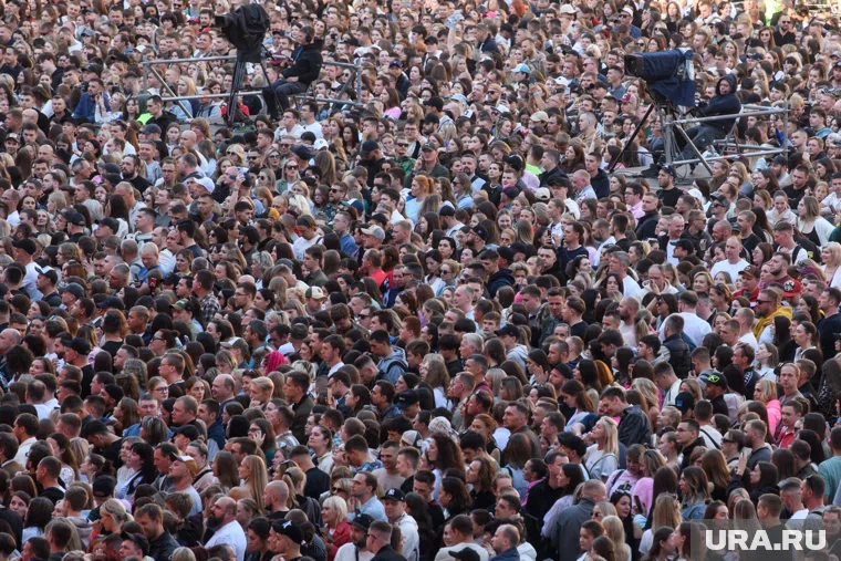 Тысячи немцев вышли на митинг против поставок оружия Украине