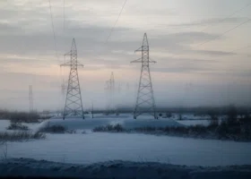 В Тюменской области водитель не справился с управлением и врезался в опору ЛЭП 