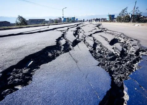 На Камчатку и Сахалин обрушилось сильнейшее за десятилетия землетрясение