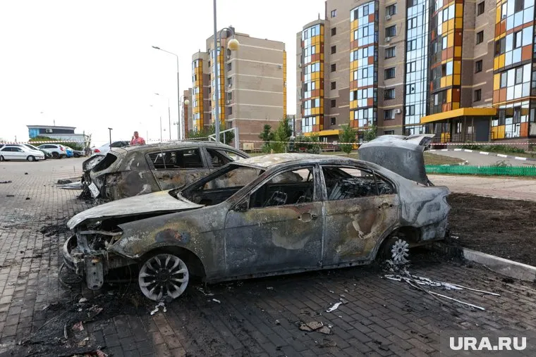 В результате ударов ВСУ по Новой Каховке сгорел один автомобиль (фото из архива)
