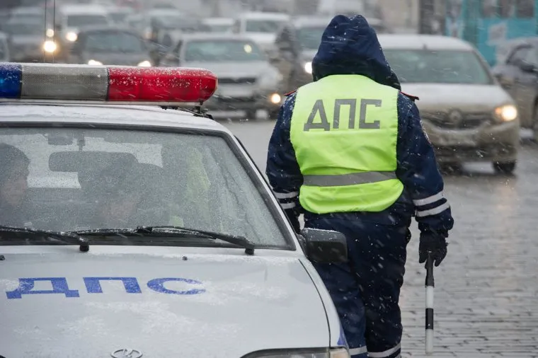 Виды Екатеринбурга, правила дорожного движения, полиция россии, дпс, гибдд, пдд, дорожно патрульная служба