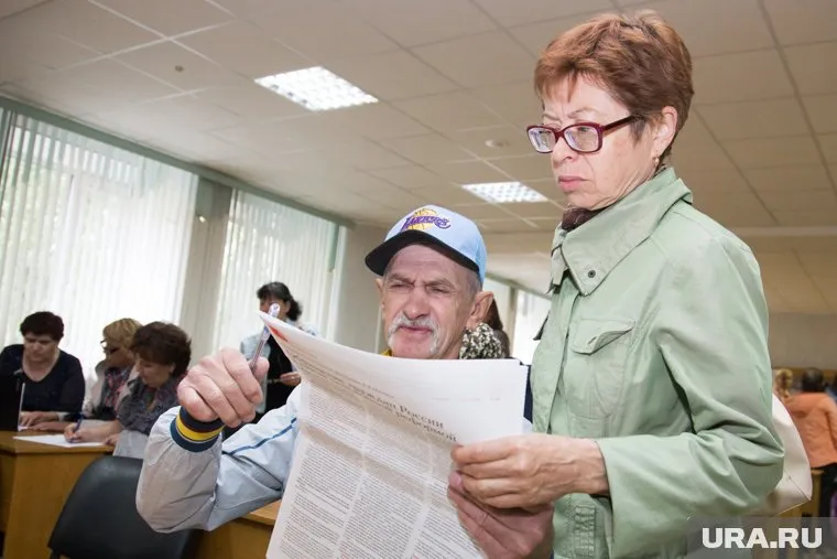 Пенсионеров на 74% чаще стали приглашать на работу