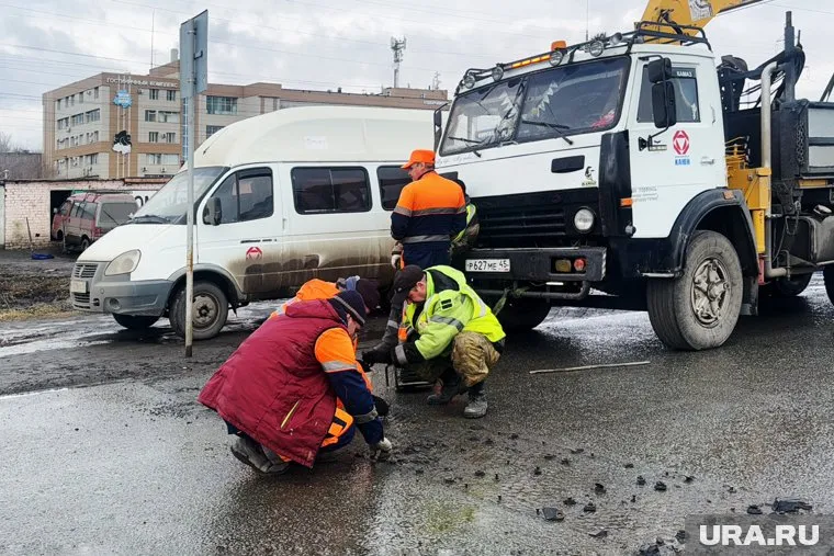 В Кургане убирают лежачих полицейских