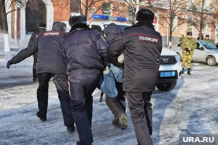 Треть задержанных на акциях протеста 23 января по России несовершеннолетних приходится на Москву и Санкт-Петербург