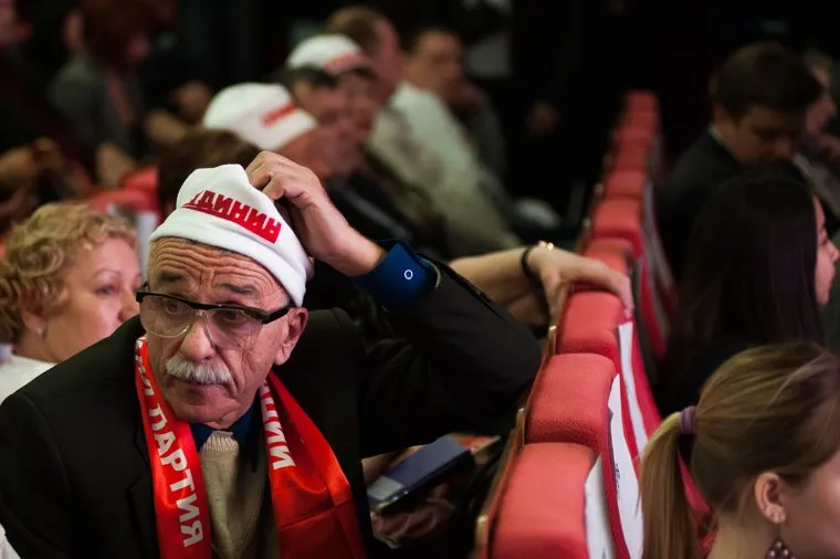 Встреча кандидата в президенты России Павла Грудинина с жителями региона в Театре эстрады. Екатеринбург, предвыборная агитация, кпрф, пожилой мужчина, кандидат в президенты, выборы2018, грудинин павел