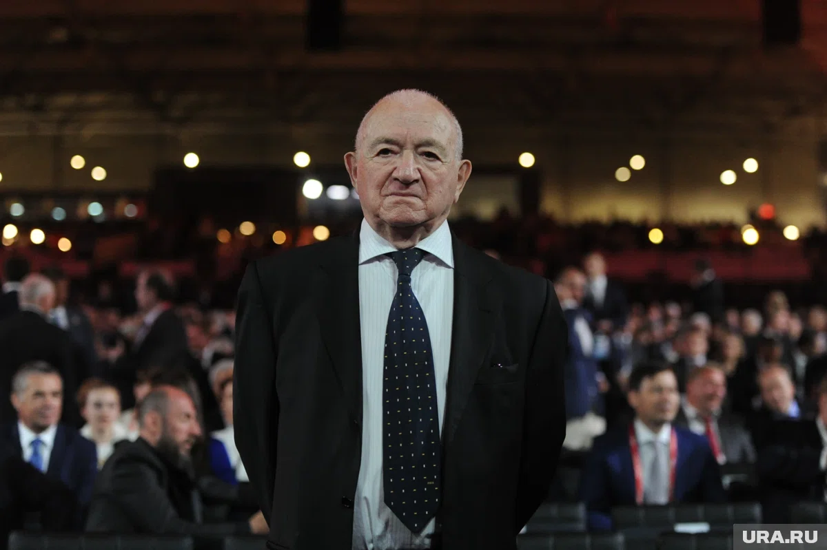 Скончался легендарный футболист и тренер Никита Симонян