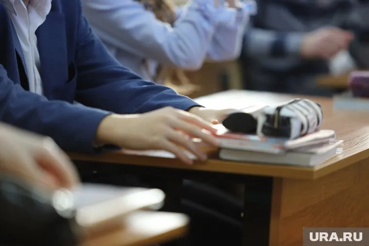 Занятия в школе должны заканчиваться не позднее 19:00 при наличии второй смены