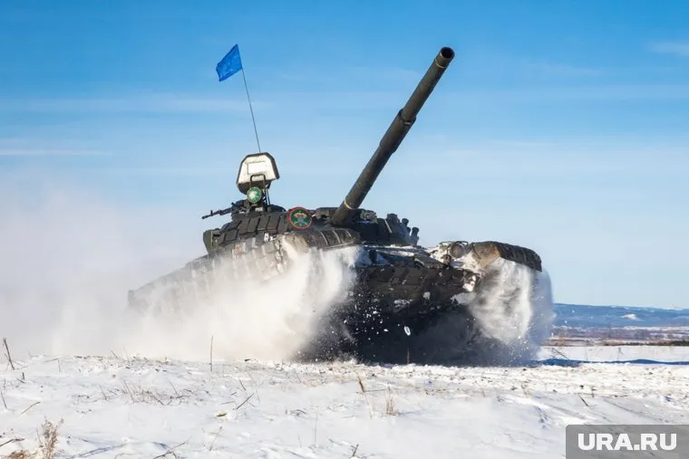 Зимой возможны проблемы с продвижением техники, сказал Дмитрий Стахеев