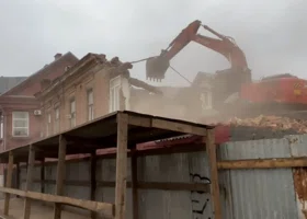 После сноса «Дома с Буддой» в Перми нашли артефакты, достойные музея