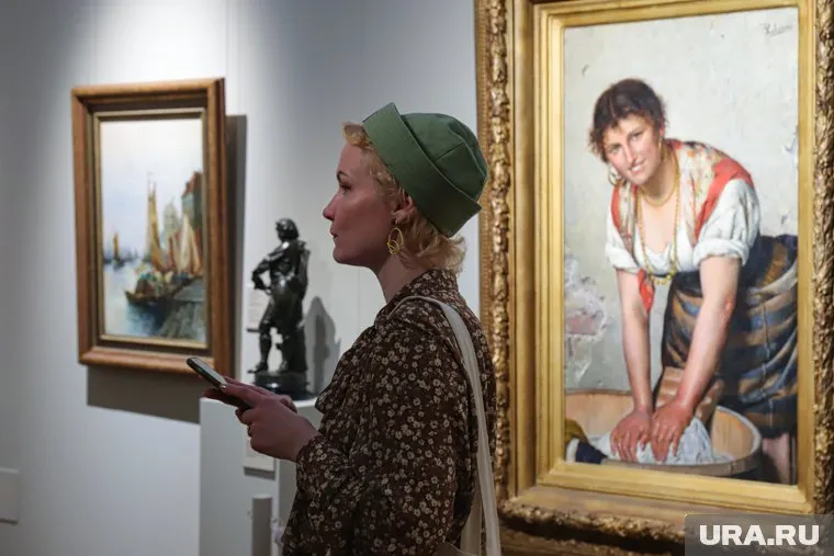 Панно из собрания музея ИЗО увидят в Санкт-Петербурге, а после вернут в Екатеринбург