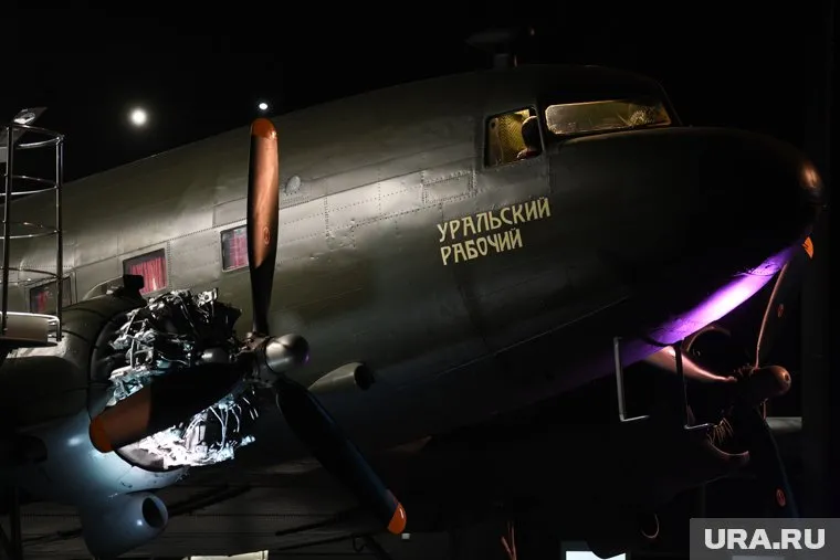 Музейный Douglas DC-3 перевозил пассажиров вплоть до 2004 года