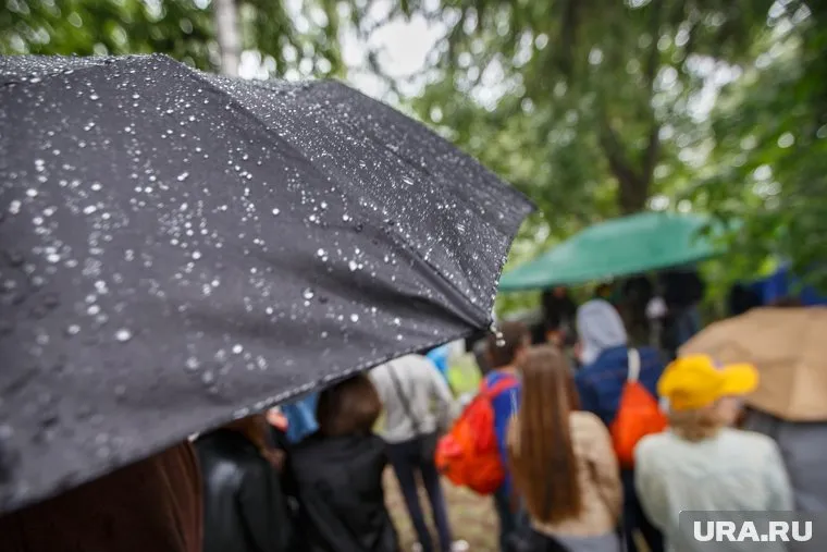 Протестующие покинули Трубную площадь из-за начавшегося ливня