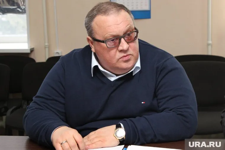 Михаил Александров уступил место главного врача поликлиники младшему сыну Сергею