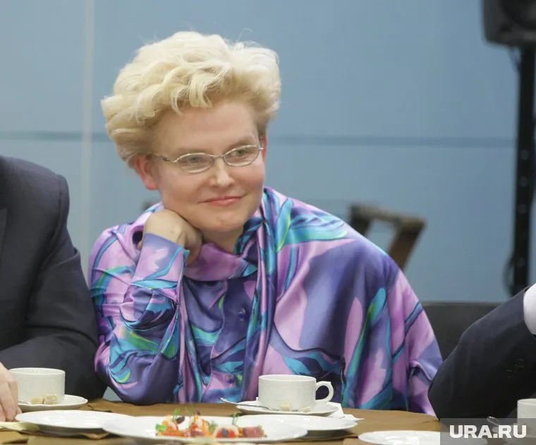 Елена Малышева попала в больницу с высоким давлением