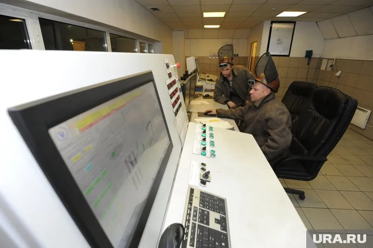 На электрометаллургическом комбинате в рамках модернизации установят новейшую плавильную печь