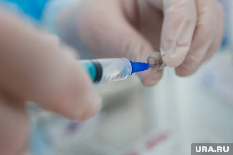 Свердловчане начали прививаться вакциной «Конвасэл»