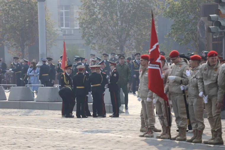 Парад Победы. Точка у сквера. Екатеринбург